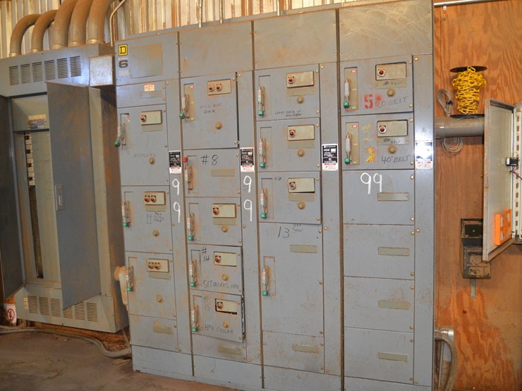 square-d-mcc-panel-w/-1-size-4-starter-w/-1-size-2-starter-w/-10-size-1-starter-w/-disconnect-controls-resaw-area-image-1