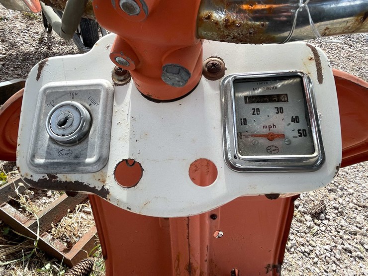 #3108-•-vintage-riverside-silver-pigeon-moped-(no-title)-image-7