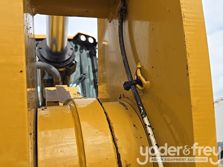 2014-caterpillar-938k-image-99