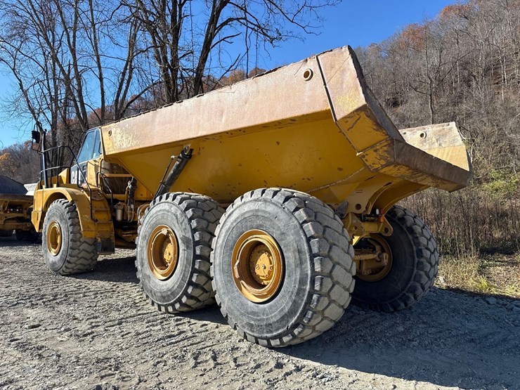 2015-caterpillar-745c-image-5