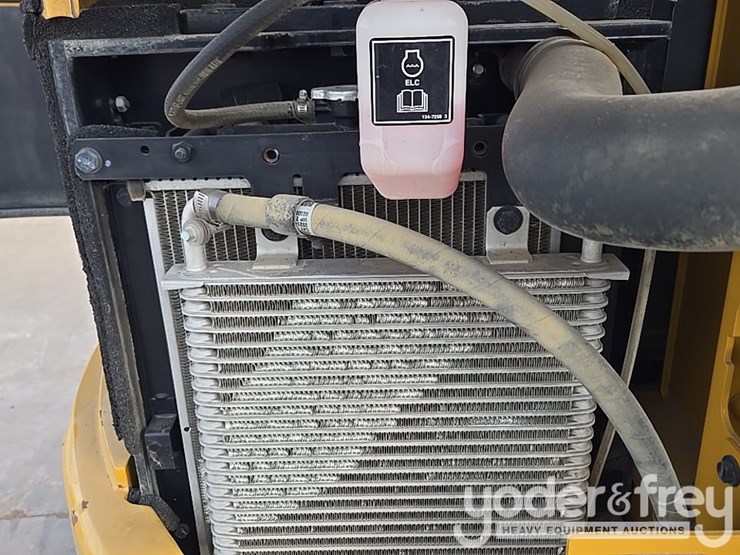 caterpillar-303-image-52