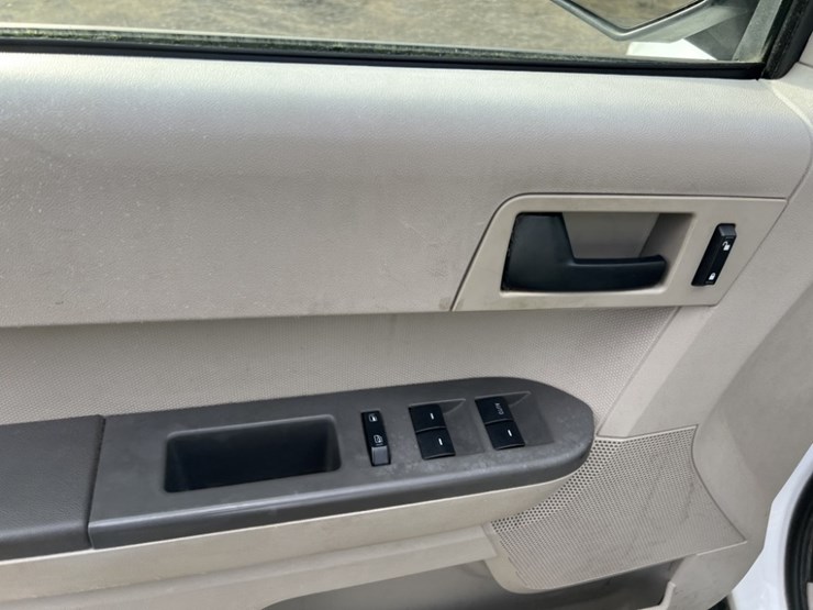 2011-ford-escape-image-20