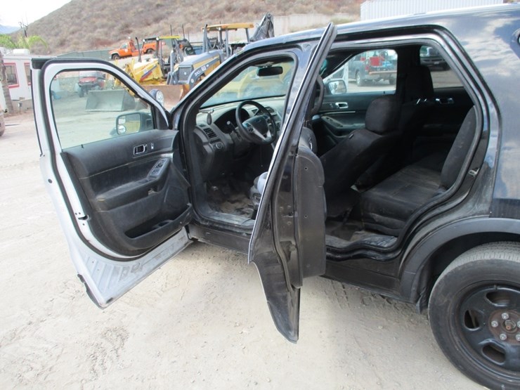 2014-ford-explorer-image-10