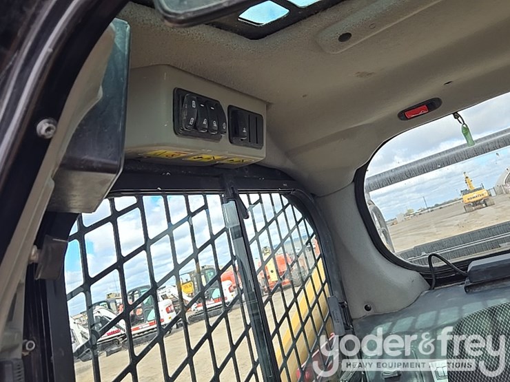 2021-caterpillar-289d3-image-53