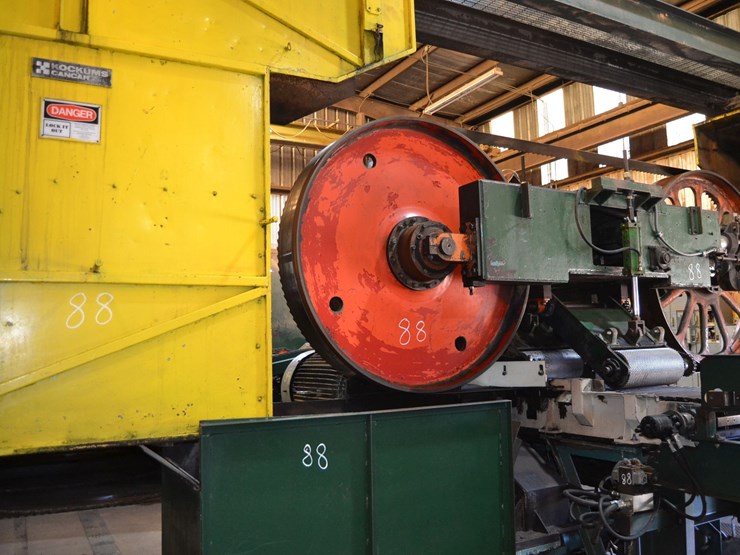 kockums-6'-single-setting-horizontal-band-mill-model-hsa-1-w/-slat-bed-feed-w/-press-rolls-w/-lube-system-w/-air-strain-w/-hood-rail-system-sn#4219-10-image-9