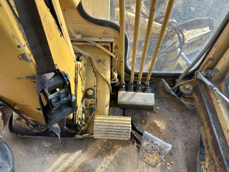 caterpillar-16g-image-62