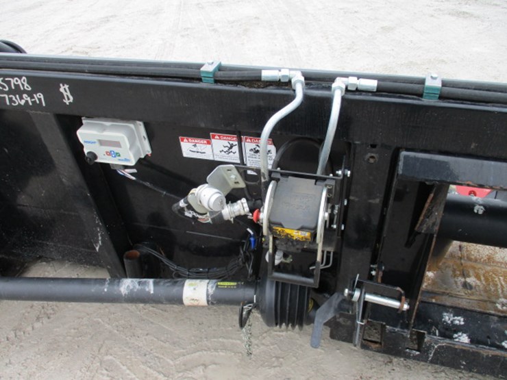 2019-mac-don-c3008-image-9