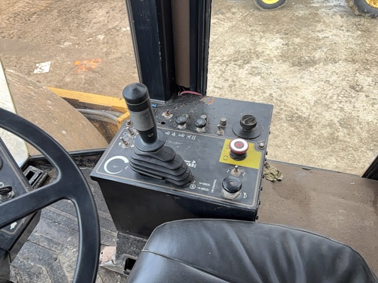 caterpillar-cs-583c-image-22