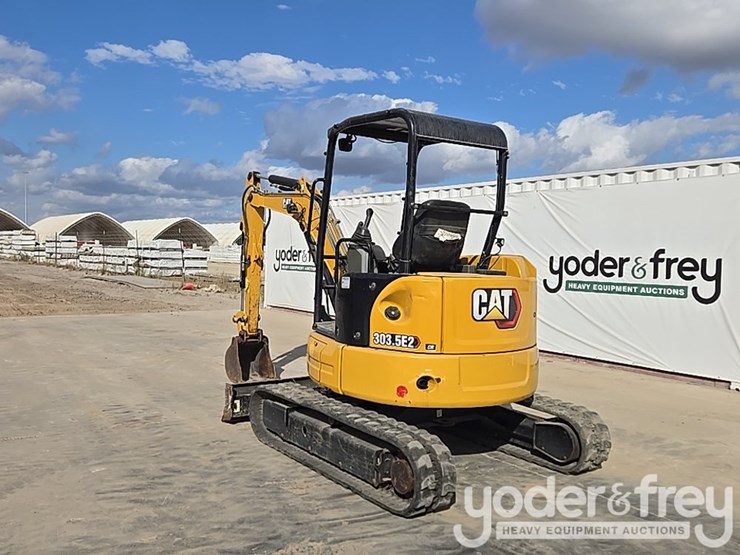 caterpillar-303-image-3