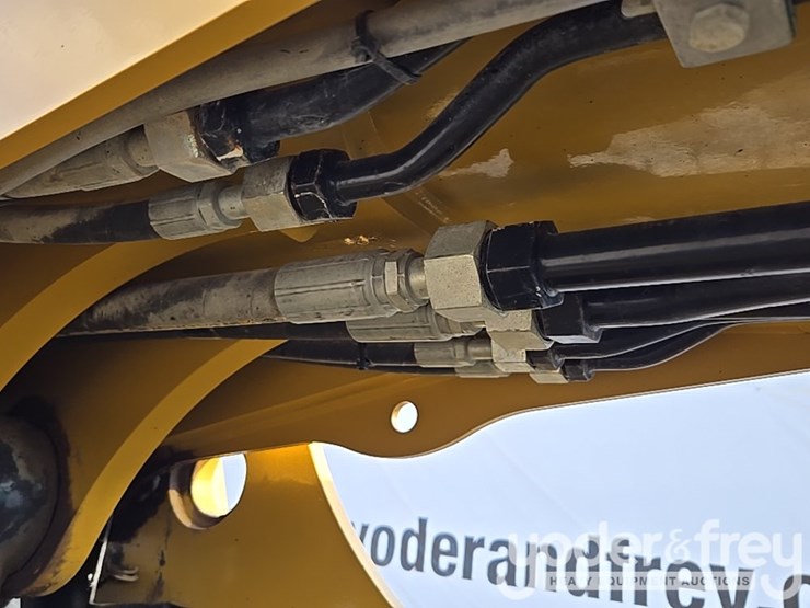 2019-caterpillar-tl1255d-image-62