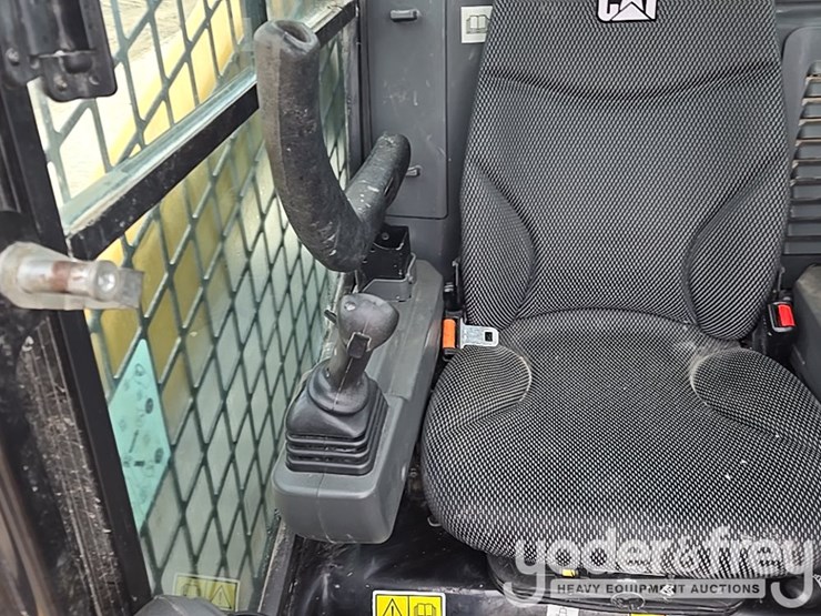 2022-caterpillar-299d3-image-38