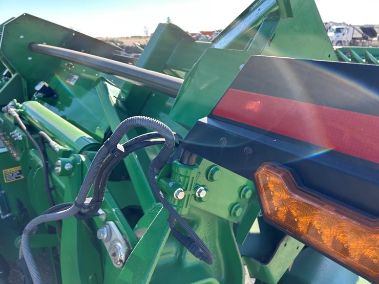 2022-john-deere-c12f-image-16