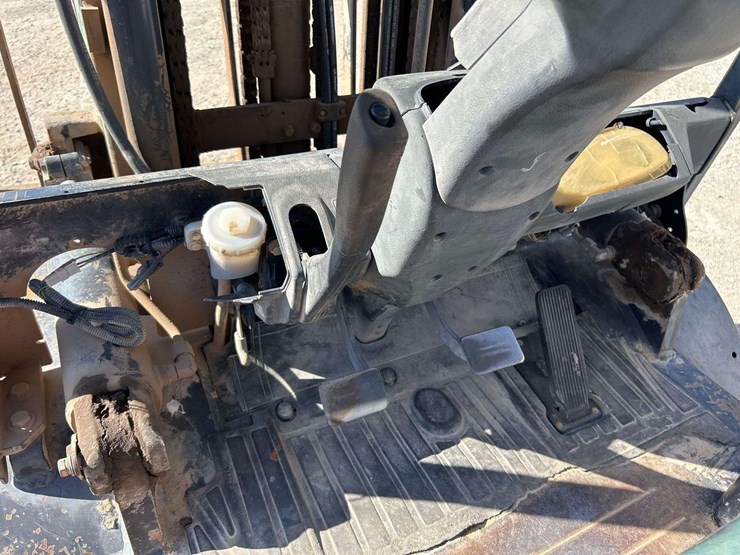 doosan-d35s-5-6,900lb-diesel-forklift-image-11