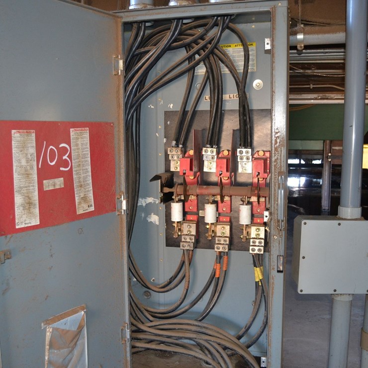 SQUARE D 1200 AMP MAIN DISCONNECT W/  200 AMP DISCONNECT