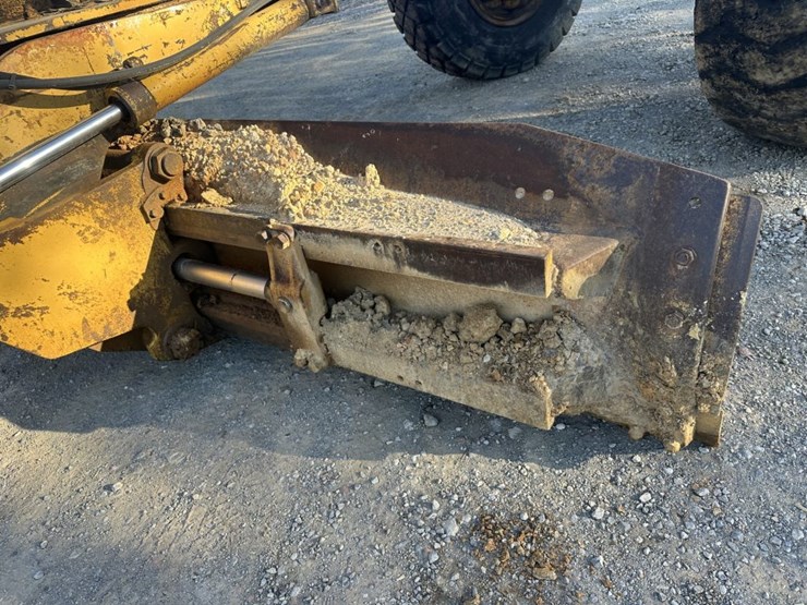 caterpillar-16g-image-44