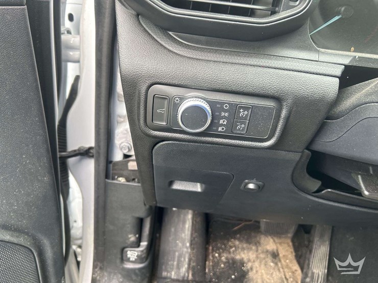 2022-ford-explorer-image-13