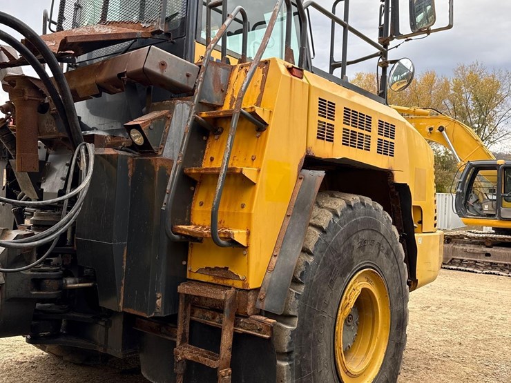 komatsu-hm400-3-image-7