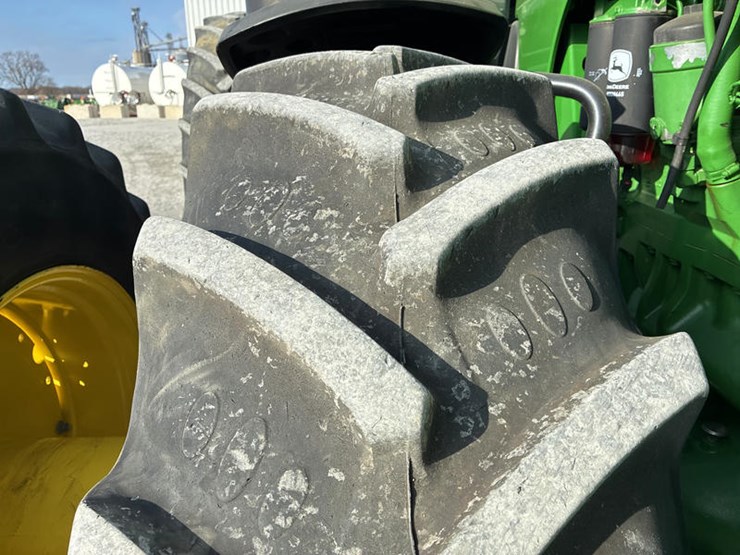 2015-john-deere-8295r-image-46