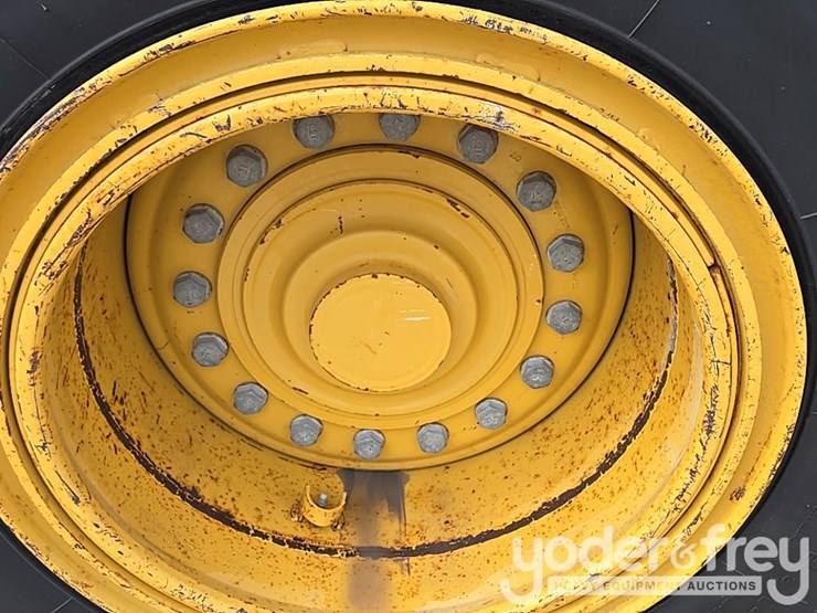 2014-caterpillar-938k-image-19