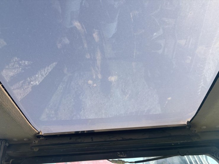 2013-deere-85d-image-56