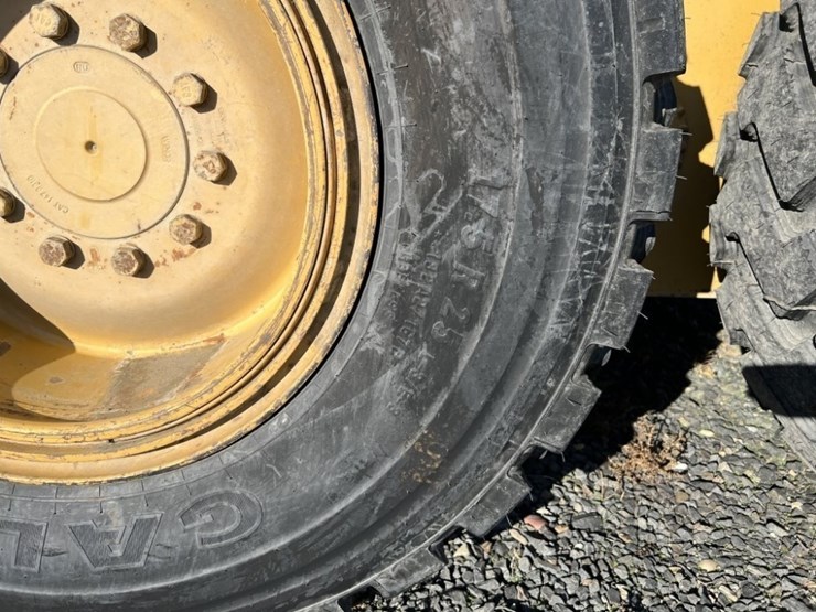 2006-caterpillar-160h-image-11