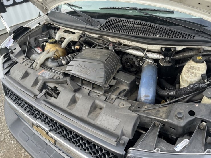 2015-chevrolet-express-paratransit-bus-image-14