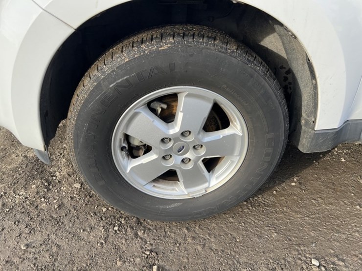 2011-ford-escape-image-9