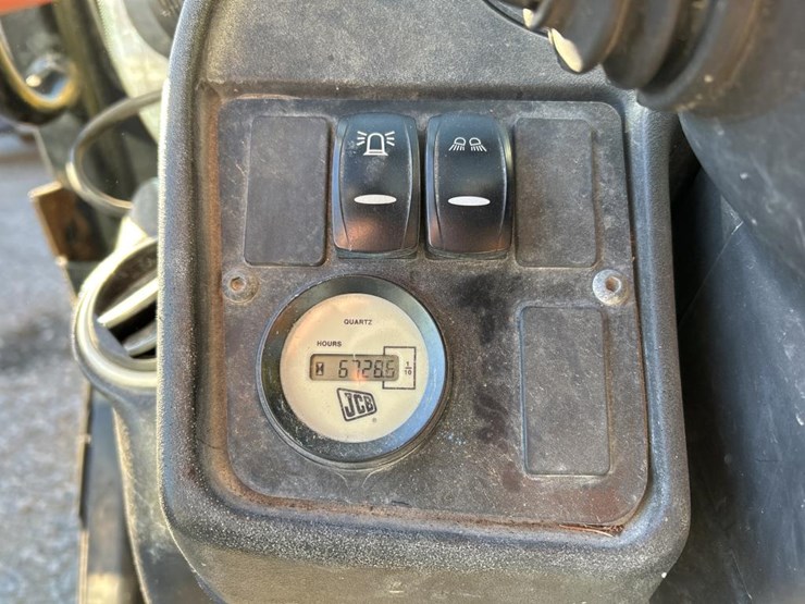 2016-jcb-507-42-image-47