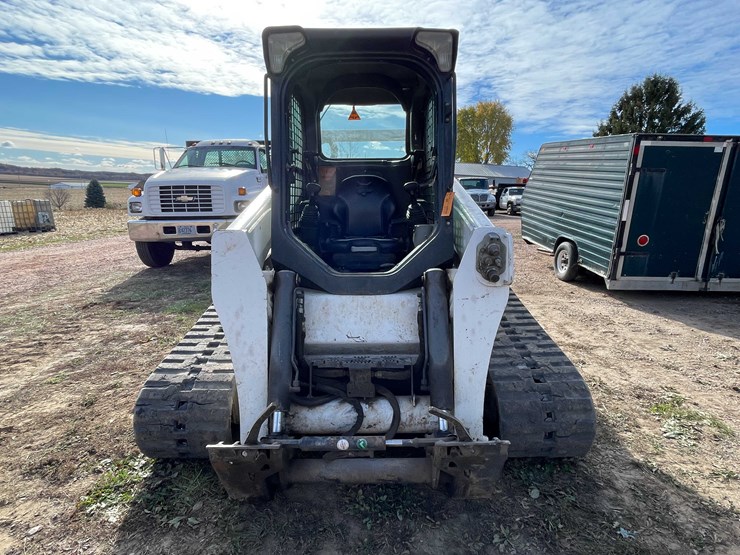 2015-bobcat-t870-image-2