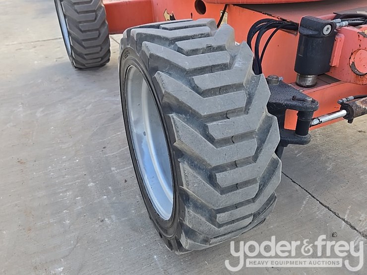 2014-jlg-600aj-image-17