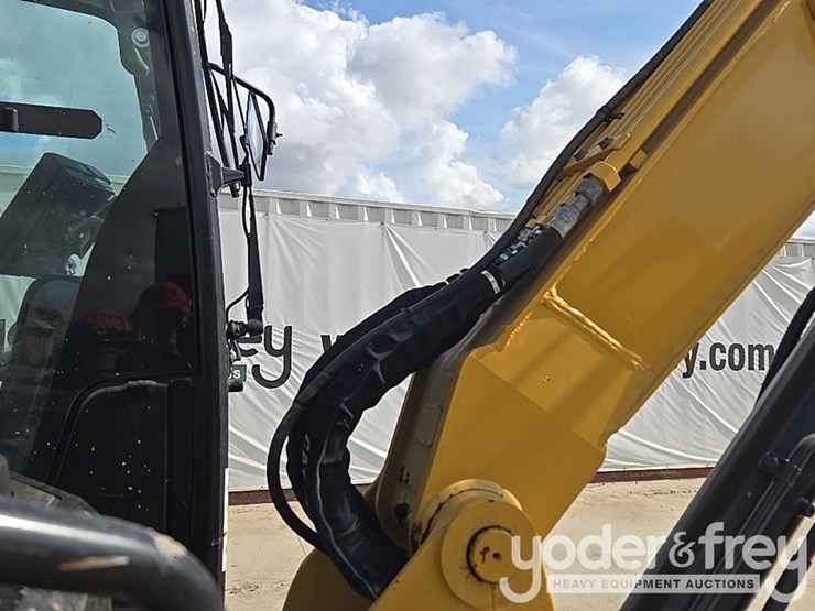 2021-caterpillar-306-cr-image-42