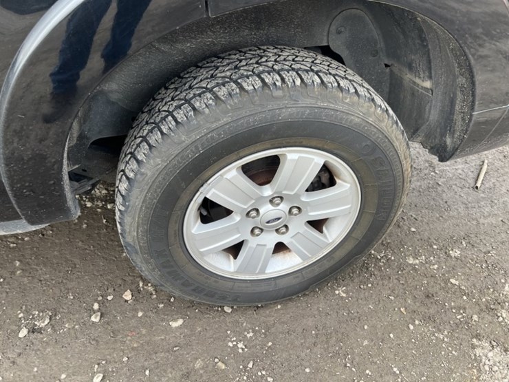 2009-ford-explorer-xlt-image-11