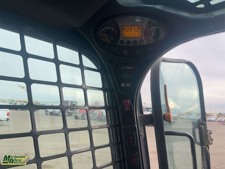 2015-bobcat-s650-image-10