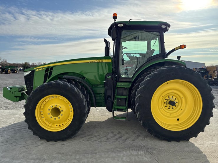 2015-john-deere-8295r-image-10