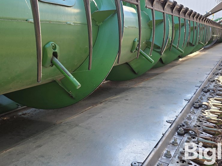 2022-john-deere-635f-image-19