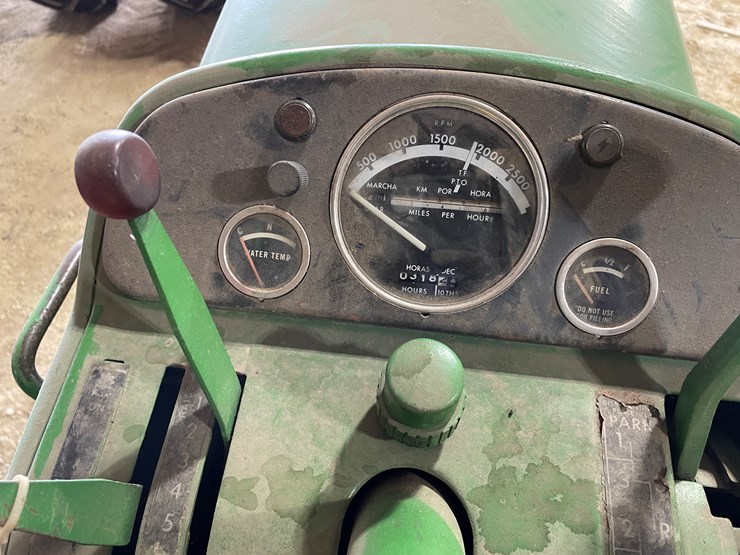 john-deere-3010-image-18
