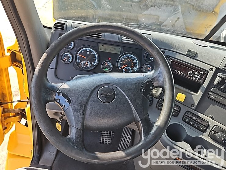 2019-freightliner-cascadia-image-39