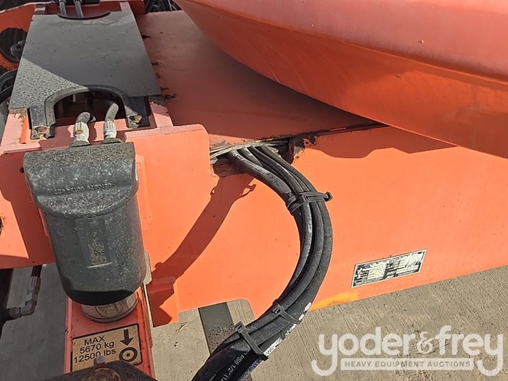 2014-jlg-600aj-image-60