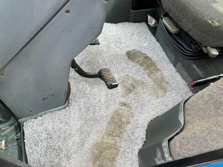 1994-new-holland-8770-image-21