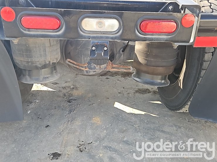 2019-freightliner-cascadia-image-16