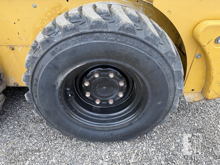 2016-deere-314g-image-13