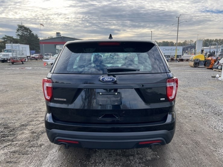 2017-ford-explorer-image-5