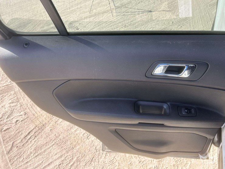 2015-ford-explorer-image-19