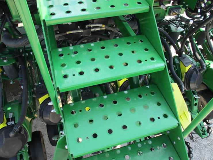 2016-john-deere-db60-image-43