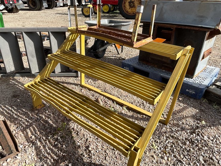 #3107-•-steel-steps-image-1