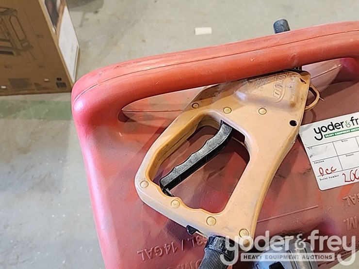 15-gallon-portable-gas-caddy-image-5