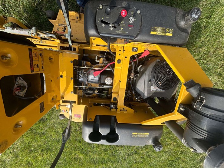 hustler-mini-z-zero-turn-mower-image-2