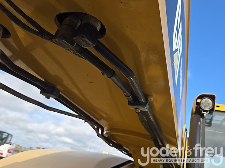 2019-caterpillar-tl1255d-image-50