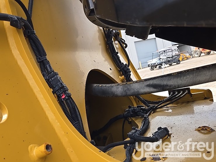 2014-caterpillar-938k-image-51