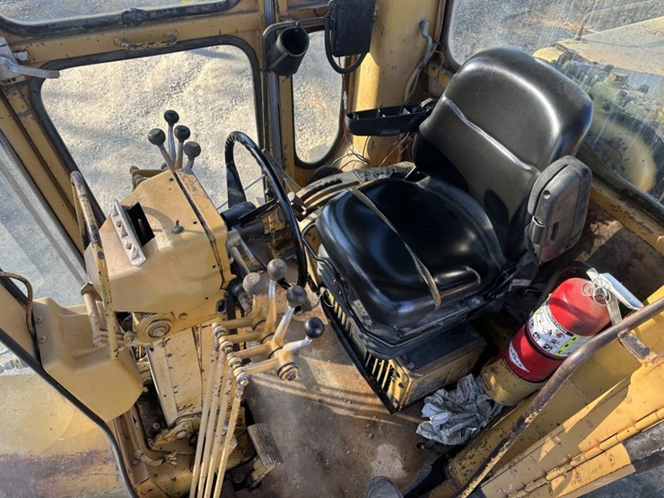 caterpillar-16g-image-56